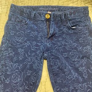 24 Petite banana republic skinny Capri pants.